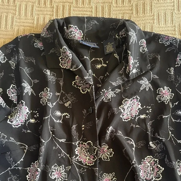 Laura Scott Black Button-Up Shirt with Lavender Floral Print - Picture 6 of 8